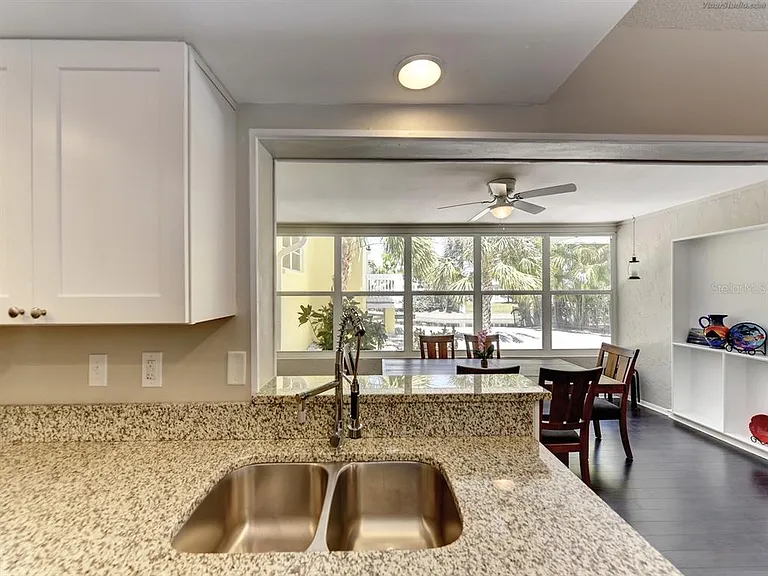 301 Avenida Madera #B — Photo 10