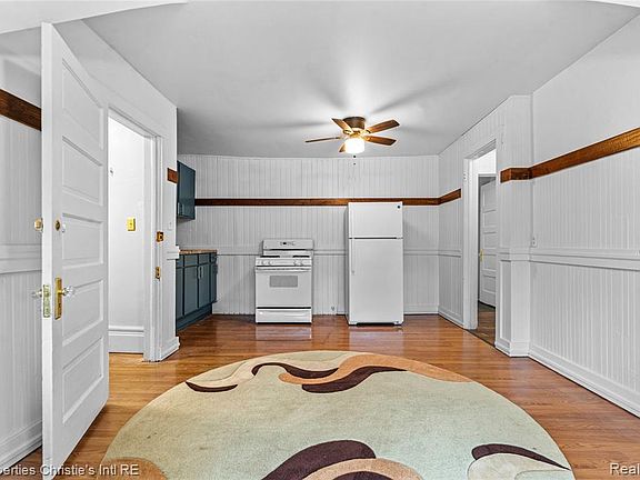 5th image of 2405 Field 3rd Floor St