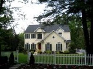 4610 Merritt Rd, Alexandria, VA 22312