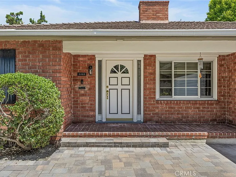2465 Sherwood Rd — Photo 1
