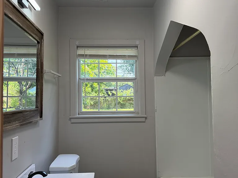344 E Woodrow Pl — Photo 11