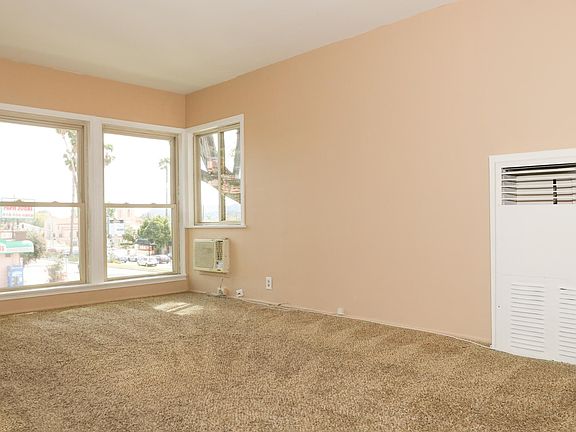 3rd image of 405 E Valencia Ave