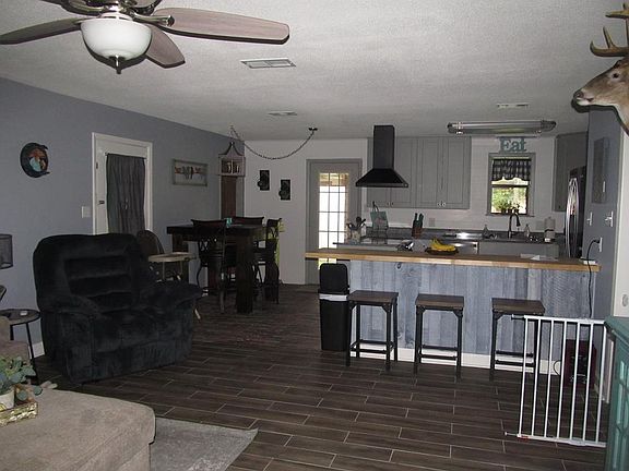 5th image of 271 E McPherson Dr