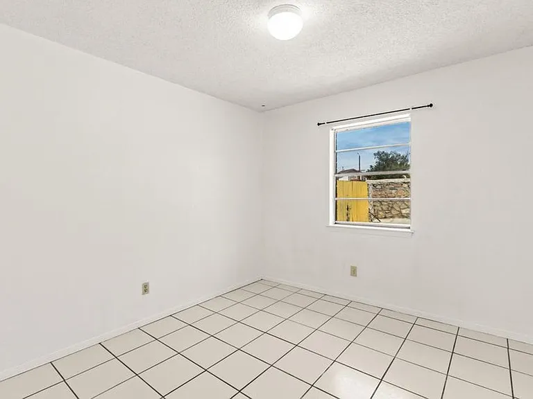 11701 Henry Phipps Dr — Photo 4
