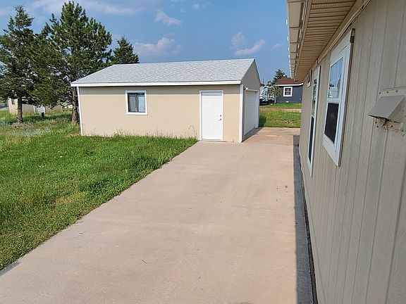 3rd image of 333 Longbow Dr E