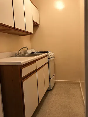 Rented by Kew Forest Realty Inc | media 5