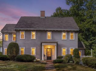 133R Pleasant St, Woburn, MA 01801