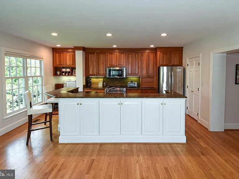 710 W View Ter — Photo 17