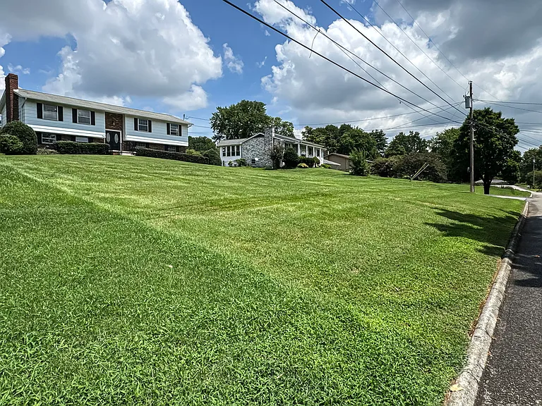 9521 Mobile Dr — Photo 62