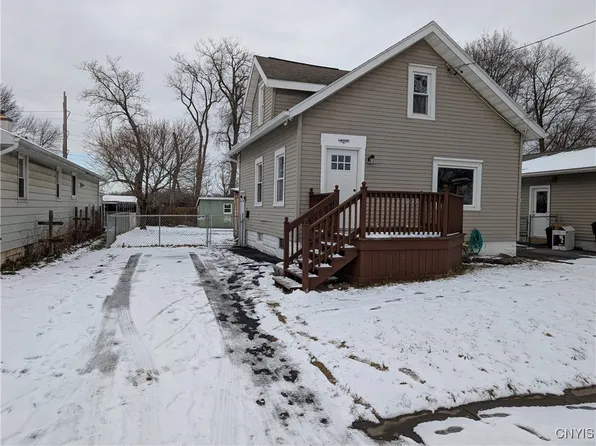 103 Chester Dr, Syracuse, NY 13208