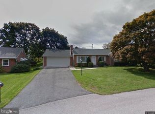 50 Hillen Ln N, Chambersburg, PA 17202