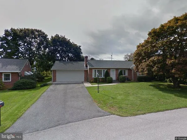 50 Hillen Ln N, Chambersburg, PA 17202