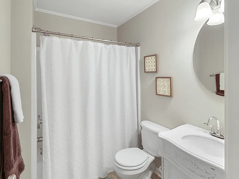 504 Auburn Square Dr — Photo 11