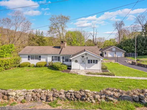 42 Mountainside Ave, Hardyston Twp., NJ 07460