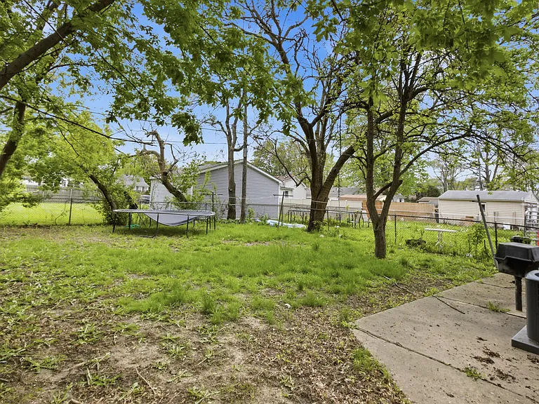 7044 Hudson Ave — Photo 14