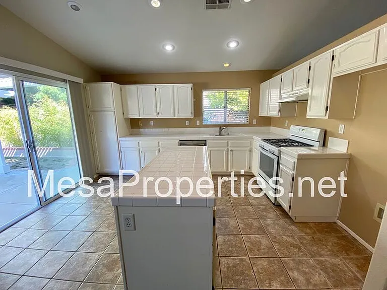 14042 Sweet Grass Ln — Photo 4