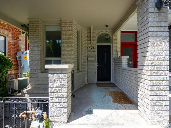 124 Argyle St, Toronto, ON M6J 1N9