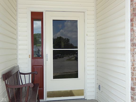 2nd image of 1058 Creekwood Ln