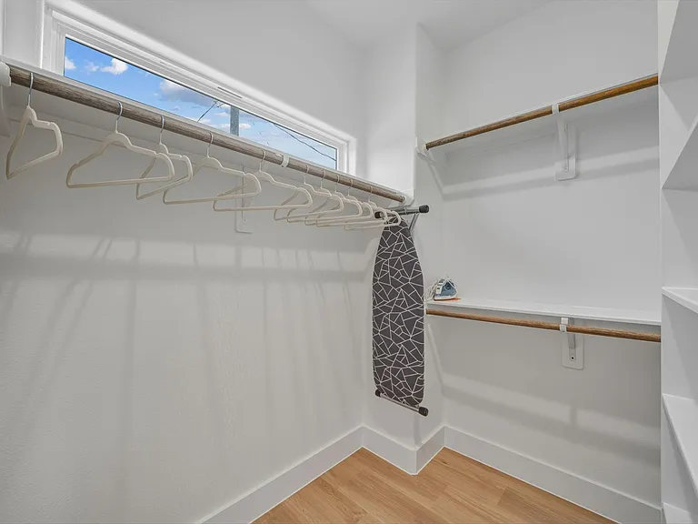 3539 Mount Pleasant St #A — Photo 37