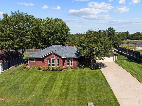 2nd image of 202 Kellifield Dr
