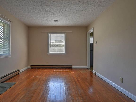 5th image of 909 Yadkin St