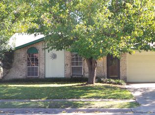 741 SW Hillside Dr, Burleson, TX 76028