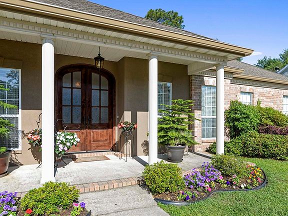 2nd image of 4003 Belle Terre Ct
