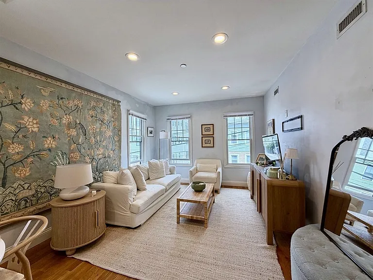 77 F St #2 — Photo 2