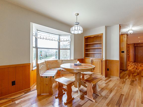 3rd image of 9973 Miller Rd