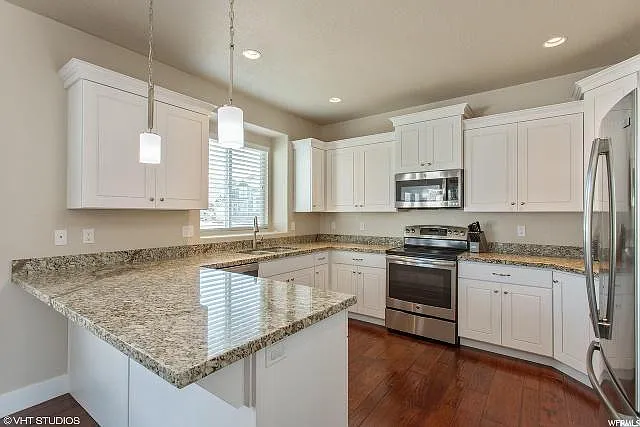 Building Photo - 647 S Vance Dr