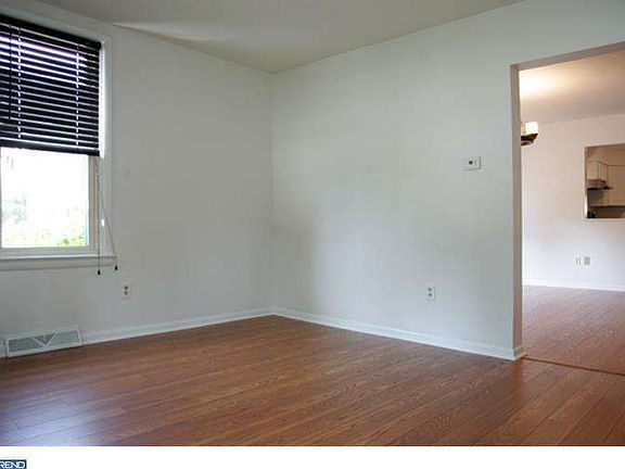 5th image of 1300 New St