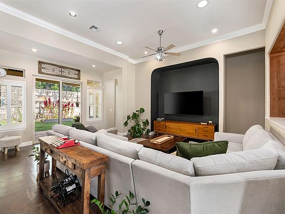 5th image of 101 Antigua Way