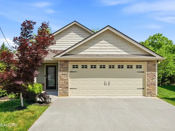 1724 Cove Oak Ln, Knoxville, TN 37909