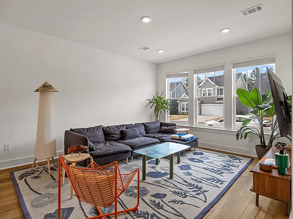 5th image of 476 Mill Park Way
