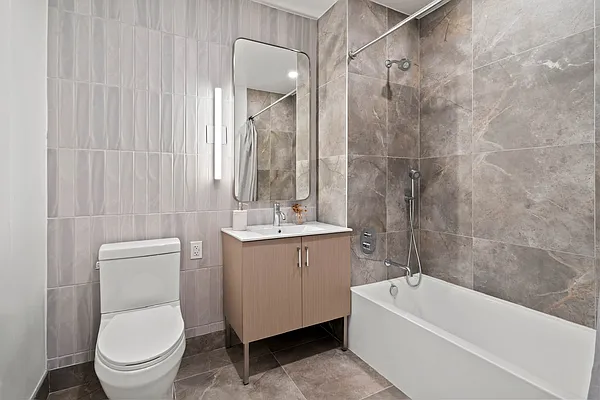 Rented by Reavis | media 7