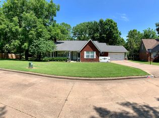 998 N Douglas Dr, Claremore, OK 74017