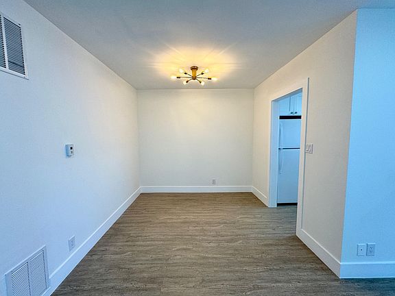 4th image of 1045 N Edinburgh Ave #4