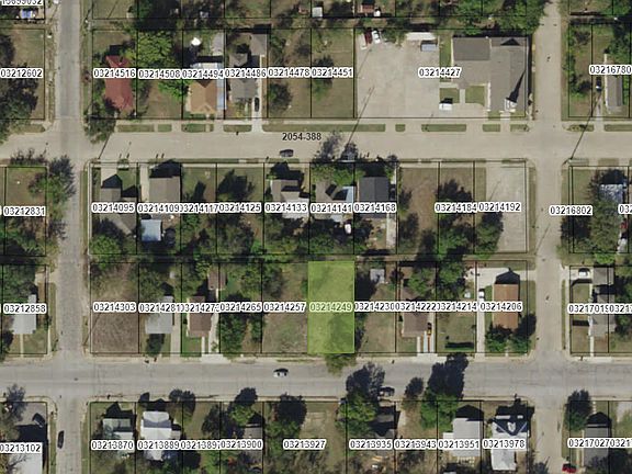 2nd image of 1021 E Hattie St
