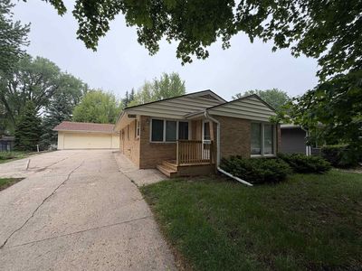 1609 E 9th St, Sheldon, IA, 51201