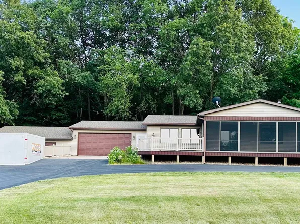 476 Greenfield Ct, Dahinda, IL 61428