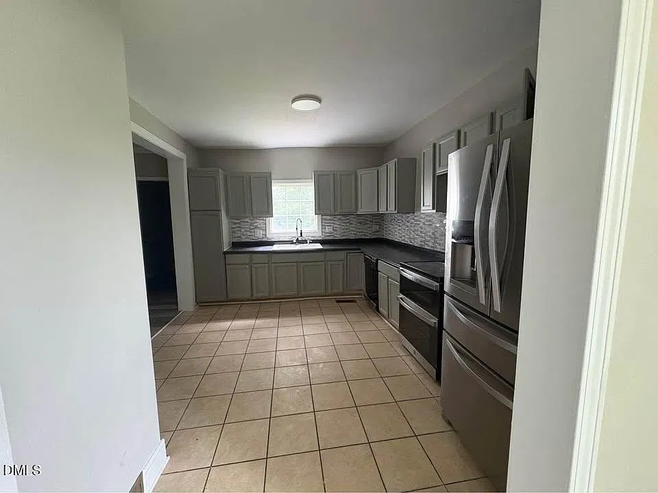 3 bed, 2.5 bath, 1587 sqft, $1,750 — Photo 4