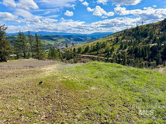 3rd image of Hidden Canyon Rd