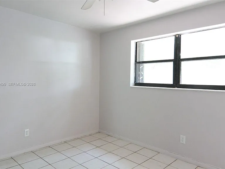 1321 N 58th Ave #1321 — Photo 7