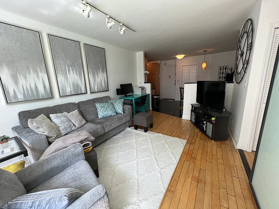 1st image of 150 E 61st St APT 3J