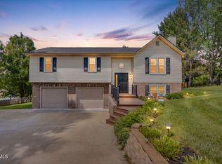 8 Hunters Ct E, Johnson City, TN 37601