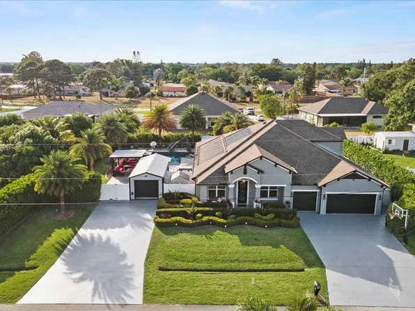 105 SW Hawthorne Circle, Port St Lucie, FL 34953