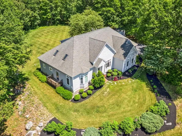 2 Summit Lane, Raymond, ME 04071