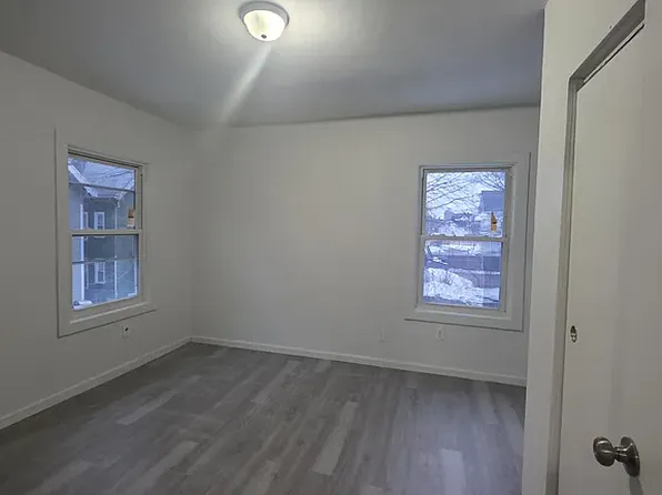 230 Lloyd St #B, New Haven, CT 06513