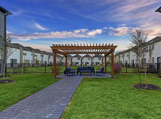 5910 Haring Ln, Houston, TX 77091