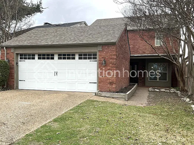 404 Columbia Dr — Photo 1